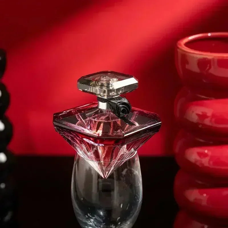 رائحة فريدة تجمع بين الفخامة والغموض - Unique fragrance combining luxury and mystery
