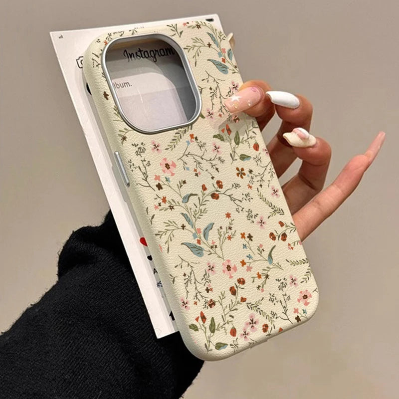 كفر آيفون شفاف بنقشة زهور صغيرة - Clear iPhone Case Small Floral Pattern



