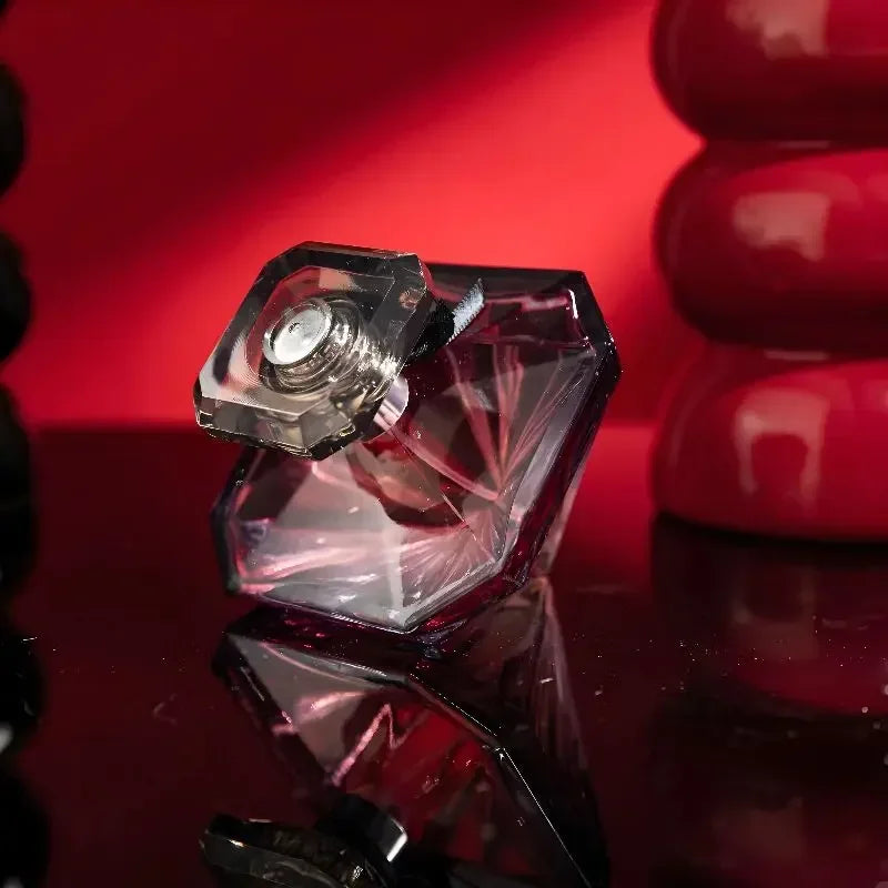 حجم مثالي 75 مل يدوم طويلاً ومناسب للاقتناء - Perfect 75ml size, long-lasting and collectible