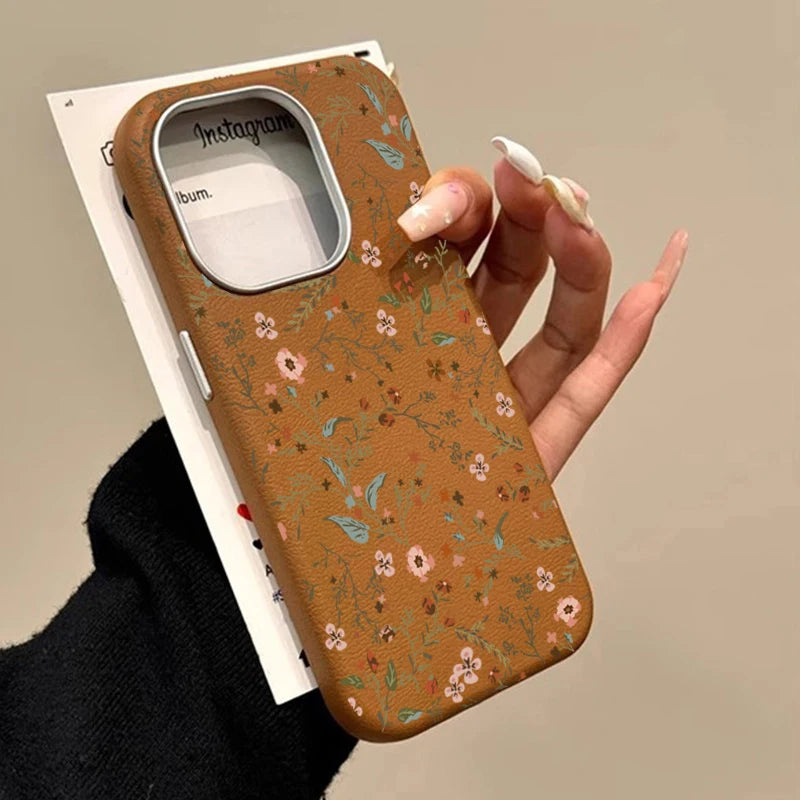 كفر آيفون شفاف بتصميم أنيق - Clear iPhone Case Elegant Design



